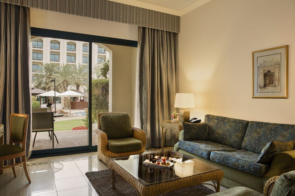 Al Ain Rotana Hotel Exterior foto Living room